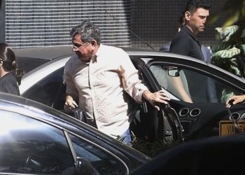 Brasília - O ex- vice governador do DF, Tadeu Filippelli, chega a superintendência da Polícia Federal preso na Operação Panatenaico (José Cruz/Agência Brasil)