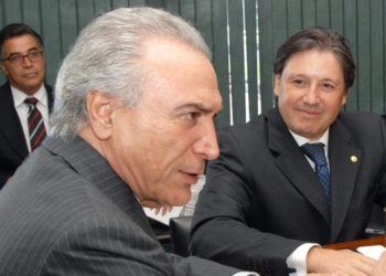 Rodrigo Loures ao lado de Temer