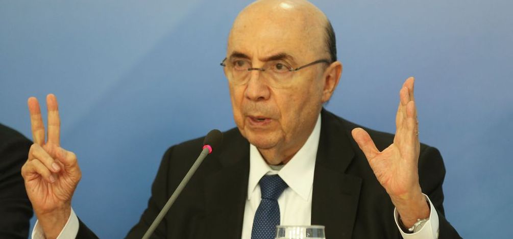 Brasília - O ministro da Fazenda, Henrique Meirelles, durante coletiva após reunião ministerial, no Palácio do Planalto (Fabio Rodrigues Pozzebom/Agência Brasil)