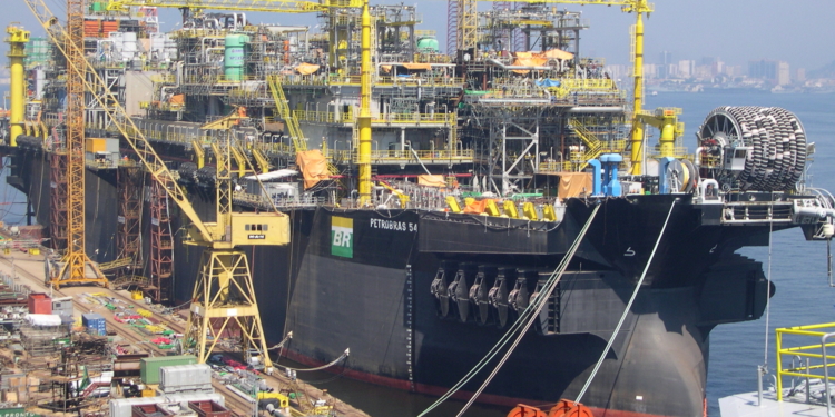 Produção de petróleo favorece a cidade