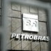Os deputados federais da Comissão Parlamentar de Inquérito (CPI) que investiga irregularidades na Petrobras fazem uma visita técnica à sede da empresa no Rio (Tânia Rêgo/Agência Brasil)