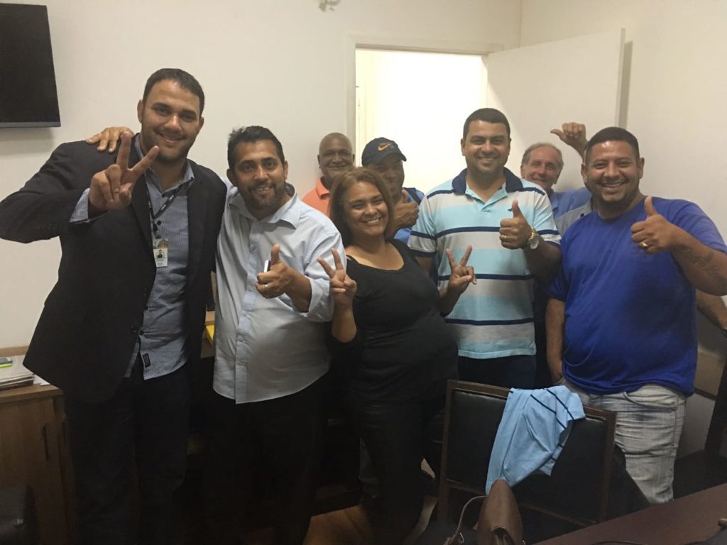 Vans em Campos-RJ