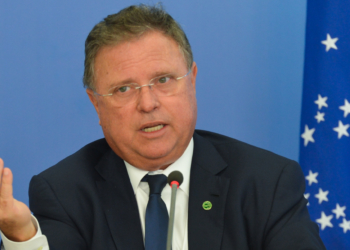 Brasília - O Ministro da Agricultura Blairo Maggi fala com a Imprensa, após reunião com o Presidente Interino, Michel Temer (Antonio Cruz/Agência Brasil)