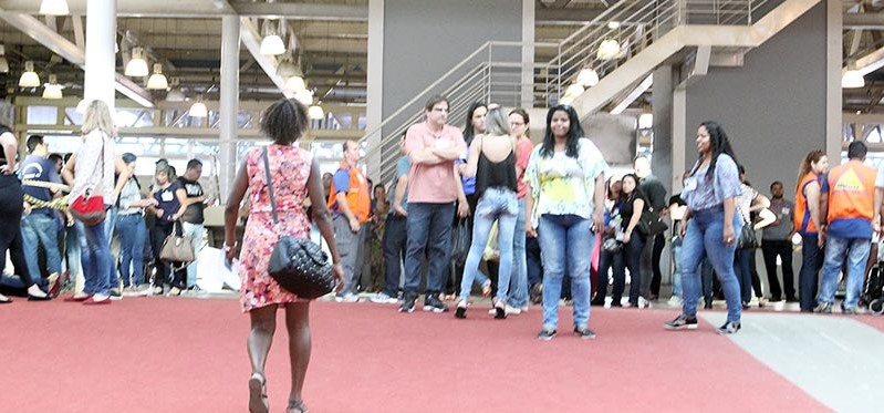 Encerramento das inscrições para o Processo seletivo simplificado para diversos cargos temporários, realizado no Centro de Convenções Jornalista Roberto Marinho, pela prefeitura municipal de Macaé.  Data 12/09/2017. Rio de Janeiro/Brasil