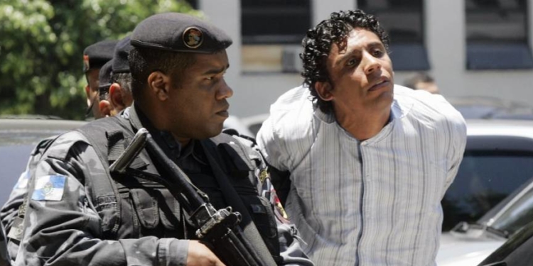 Traficante Nem da Rocinha, ao ser preso pela Polícia