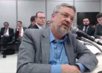 Ex-ministro faz delação