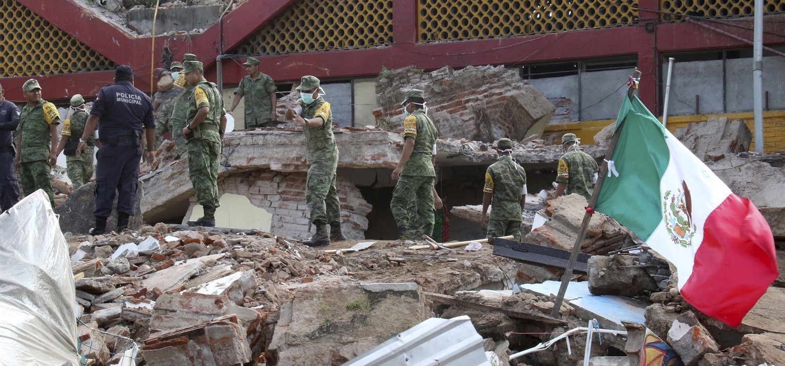 Mais de 100 mortos em terremoto no México