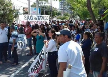 Protesto de servidores na cidade de Campos dos Goytacazes-RJ