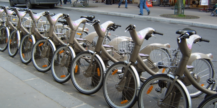 Bicicletário na França - Crédito: Divulgação