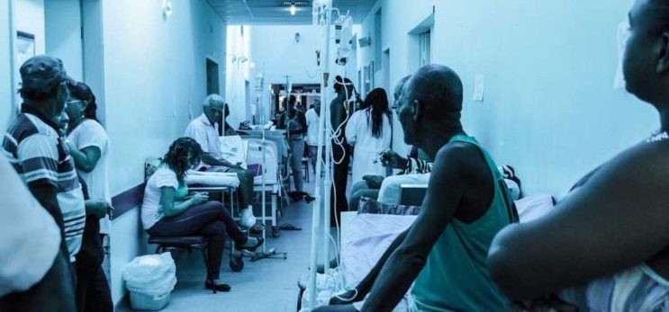 Pacientes nos corredores do Hospital Geral de Guarus (HGG)