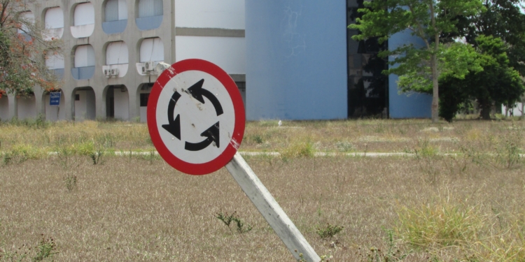 Situação de abandono da Universidade Estadual do Norte Fluminense | Foto: VIU!