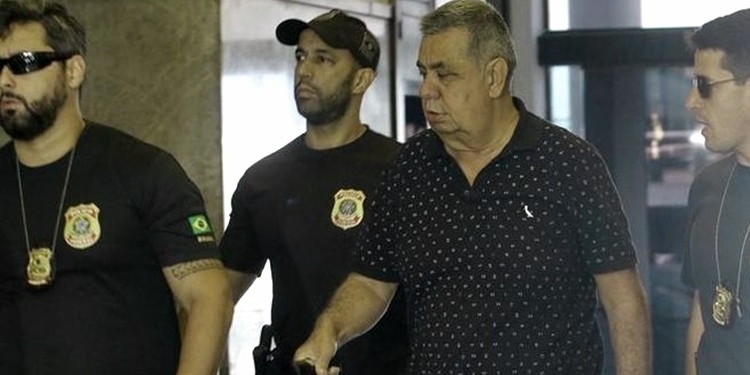 Presidente da Alerj sendo levado pelos agentes da PF na Operação Cadeia Velha | Foto: Agência