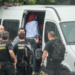 DNT 4400 14-11-2014 SAO PAULO - SP / NACIONAL OE / OPERACAO LAVA JATO - Presos pela investigacao Lava Jato da Policia Federal saem da sede da PF no bairro da Lapa, zona oeste de Sao Paulo - FOTO DANIEL TEIXEIRA/ESTADAO