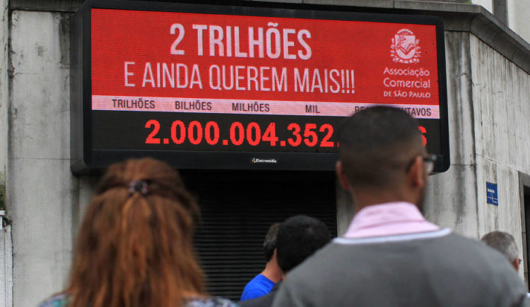 WS1 SÃO PAULO 30/12/2015- IMPOSTOMETRO  - ECONOMIA - Impostometro atinge 2 trilhões. FOTO:WERTHER SANTANA / ESTADÃO