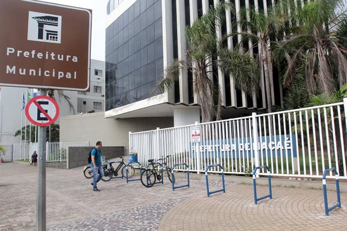 Prefeitura amplia bicicletários no Centro. Macaé/RJ. Data 20/04/2017. Foto: Ana Chaffin.