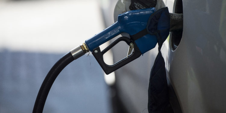 Entram hoje (7) em vigor os novos preços da gasolina e do óleo diesel. O reajuste da gasolina é de 3%. Já o aumento do diesel será de 6%. (Marcelo Camargo/Agência Brasil)