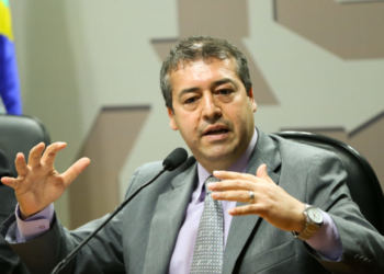 Brasília - O ministro do Trabalho, Ronaldo Nogueira, participa de audiência pública conjunta das Comissões de Direitos Humanos (CDH) e de Assuntos Sociais (CAS) do Senado. (Marcelo Camargo/Agência Brasil)