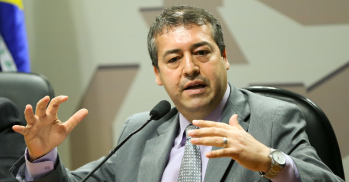 Brasília - O ministro do Trabalho, Ronaldo Nogueira, participa de audiência pública conjunta das Comissões de Direitos Humanos (CDH) e de Assuntos Sociais (CAS) do Senado. (Marcelo Camargo/Agência Brasil)