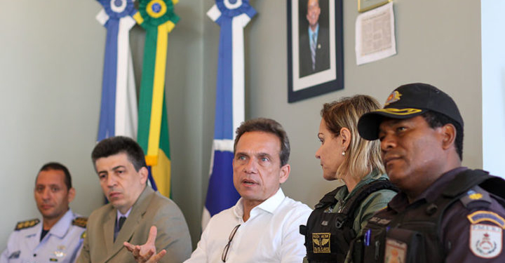 Coletiva no gabinete sobre seguranção pública com o prefeito Aluízio Santos Júnior e representantes das forças de segurança. Macaé/RJ. Data: 10/01/2018. Foto: Rui Porto Filho