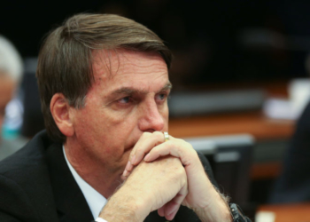 Brasília - O pai do deputado, Jair Bolsonaro durante o Conselho de Ética da Câmara  que arquivou duas representaçõescontra o deputado Eduardo Bolsonaro por quebra do decoro (Fabio Rodrigues Pozzebom/ Agencia Brasil)