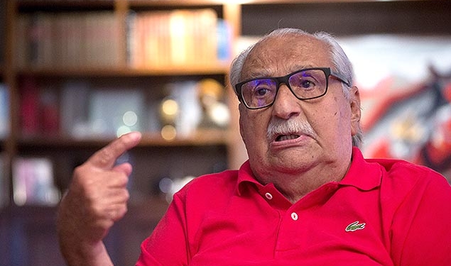 RIO DE JANEIRO, RJ, BRASIL, 07.03.2016 - Carlos Heitor Cony, jornalista, escritor brasileiro e membro da Academia Brasileira de Letras, posa para entrevista à Folha de S. Paulo, em sua residência localizada na Lagoa, na zona sul do Rio de Janeiro (RJ). (Foto: Mauro Pimentel/Folhapress)
