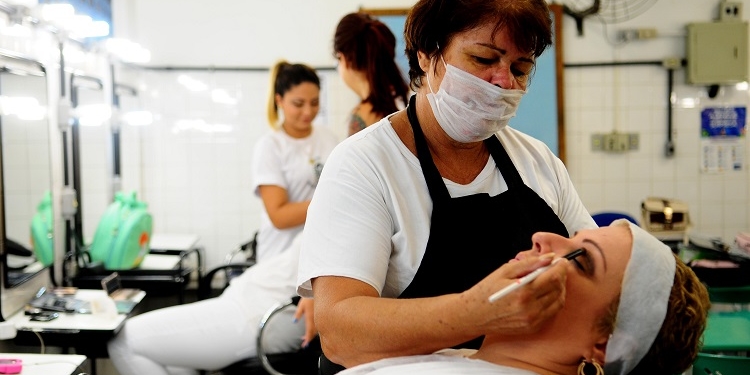 Curso de maquiador da Faetec | Foto: Divulgação