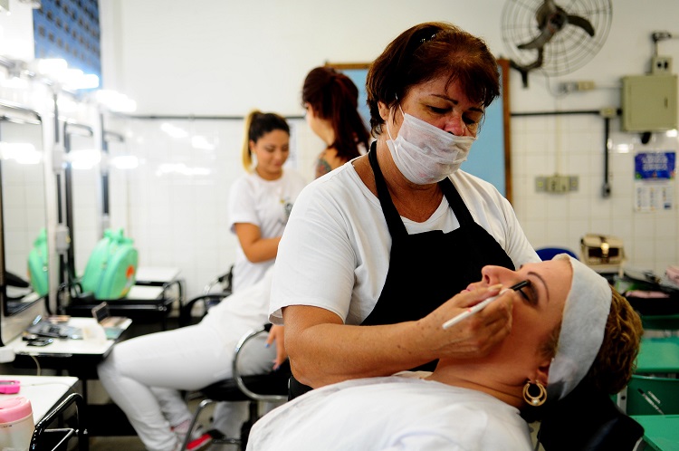 Curso de maquiador da Faetec | Foto: Divulgação