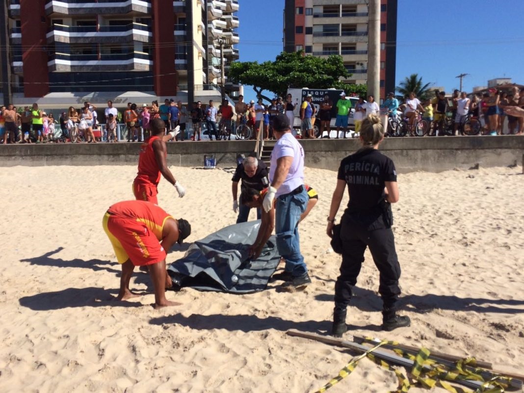Afogamento de idoso na praia do Morro, em Guarapari-ES