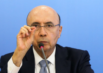 Brasília -  O ministro da Fazenda, Henrique Meirelles, detalha a Proposta de Emenda à Constituição (PEC) que limita os gastos públicos, em coletiva no Palácio do Planalto (Marcelo Camargo/Agência Brasil)