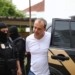 Curitiba (PR), LAVA JATO - POÍíTICA - O ex-governador do Rio de Janeiro, Sérgio Cabral (PMDB) realiza exame corpo delito no IML em Curitiba neste sábado (10). Ele está preso desde o dia 17 de novembro no Complexo Penitenciário de Gericinó (Bangu), com outros presos na Operação Calicute, deflagrada pela Polícia Federal e do Ministério Público Federal. Foto: Geraldo Bubniak/Agência O Globo / PAGOS