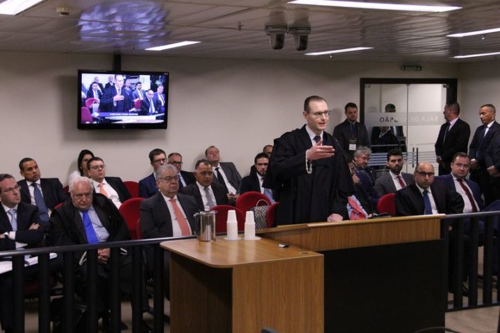 Porto Alegre (RS) - Advogado Cristiano Zanin Martins fala no julgamento de recursos da Lava Jato na 8ª Turma do TRF4 (Sylvio Sirangelo/TRF4)