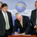 Brasília - Presidente Michel Temer durante cerimônia de assinatura de decreto de intervenção Federal no estado do Rio de Janeiro, no Palácio do Planalto (Beto Barata/PR)