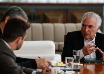 Brasília - O presidente Michel Temer está reunido com ministros no Palácio da Alvorada para discutir medidas relativas à imigração de venezuelanos e a situação de Roraima (Marcos Corrêa/PR)