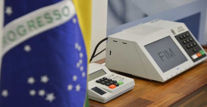 O Tribunal Superior Eleitoral (TSE) conclui a assinatura digital e lacração dos sistemas eleitorais que serão usados nas eleições de outubro (José Cruz/Agência Brasil)