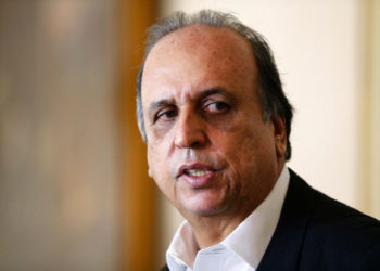 Rio de Janeiro - O governador Luiz Fernando Pezo se rene, no Palcio Guanabara, com autoridades para tratar do plano de enfrentamento ao roubo de cargas no Rio ( Tnia Rgo/Agncia Brasil)