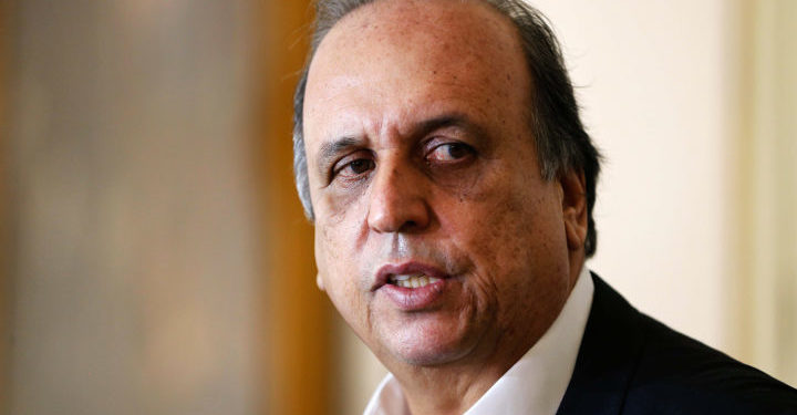 Rio de Janeiro - O governador Luiz Fernando Pezo se rene, no Palcio Guanabara, com autoridades para tratar do plano de enfrentamento ao roubo de cargas no Rio ( Tnia Rgo/Agncia Brasil)