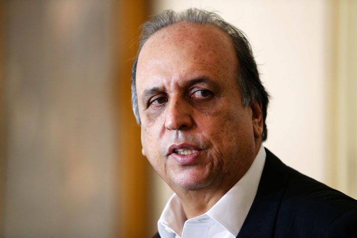 Rio de Janeiro - O governador Luiz Fernando Pezo se rene, no Palcio Guanabara, com autoridades para tratar do plano de enfrentamento ao roubo de cargas no Rio ( Tnia Rgo/Agncia Brasil)