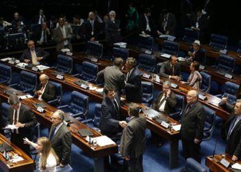 Brasília - Plenário do Senado aprova o projeto de lei (PLS 181/2017) que estabelece como competência da Justiça Eleitoral julgar ações que tratem sobre disputa intrapartidária (Fabio Rodrigues Pozzebom/Agência Brasil)