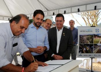 Rio de Janeiro - RJ - 14.05.2018 - Governador Luiz Fernando Pezão durante inauguração das obras de controle de inundações e recuperação ambiental do Rio Bengalas com a presença do ministro das cidades, Alexandre Baldy e o prefeito de Friburgo, Renato Bravo. Foto: Carlos Magno.