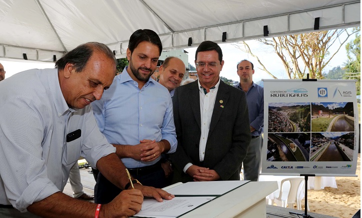 Rio de Janeiro - RJ - 14.05.2018 - Governador Luiz Fernando Pezão durante inauguração das obras de controle de inundações e recuperação ambiental do Rio Bengalas com a presença do ministro das cidades, Alexandre Baldy e o prefeito de Friburgo, Renato Bravo. Foto: Carlos Magno.