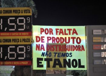 População faz fila nos postos de Brasília; combustível começa a faltar