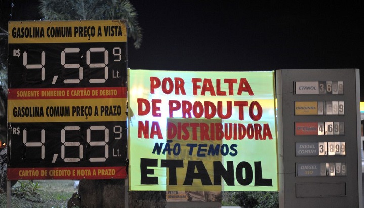 População faz fila nos postos de Brasília; combustível começa a faltar