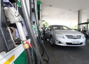 Combustíveis: Petrobras reduz pre~o da gasolina