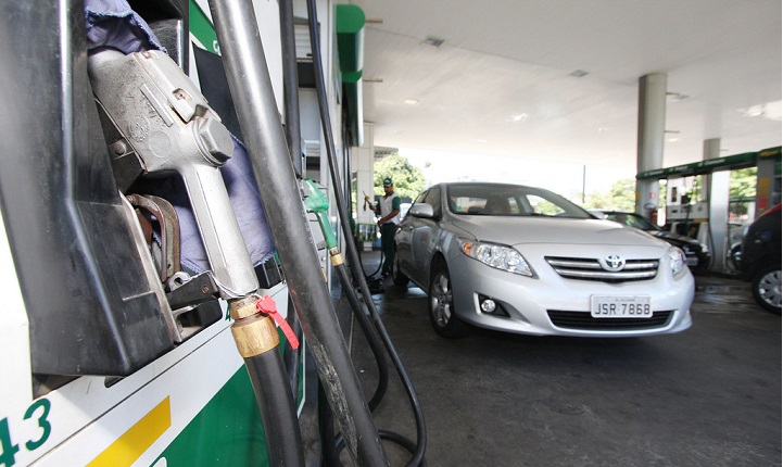 Combustíveis: Petrobras reduz pre~o da gasolina