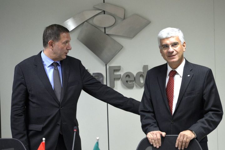 Christoph Schelling, do Departamento Federal de Finanças da Suíça e o secretário da Receita, Jorge Rachid falam sobre a assinatura de Acordo (TIEA) para a troca de informações tributárias (Wilson Dias/Agência Brasil)