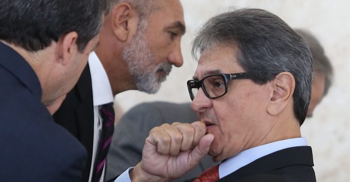 ADSE146 BSB - 03/02/2017 - TEMER / POSSES MINISTROS - POLITICA - Ex deputado Roberto Jefferson durante Cerimônia de posse dos ministros da Justiça e Segurança Pública, Alexandre de Moraes; dos Direitos Humanos, Luislinda Valois; da Secretaria de Governo da Presidência da República, Antônio Imbassahy e da Secretaria-Geral da Presidência da República, Wellington Moreira Franco no Palácio do Planalto em Brasilia.
FOTO: ANDRE DUSEK/ESTADAO