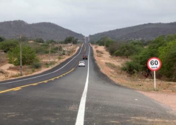 Canapi (AL) - O ministro Moreira Franco participa da inauguração das obras de pavimentação da rodovia BR-316/AL, Trecho Carié - Canapi (Beth Santos/Secretaria Geral da PR)