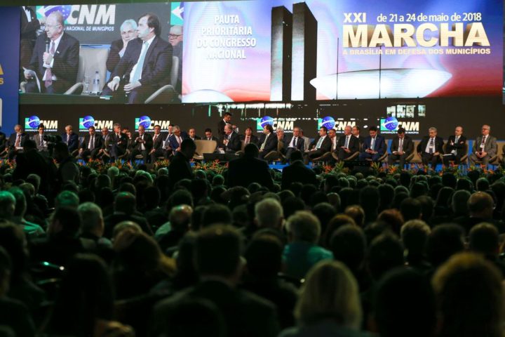 Os presidentes da Câmara, Rodrigo Maia, e do Senado, Eunício Oliveira, participam da 21ª Marcha a Brasília em Defesa dos Municípios.
