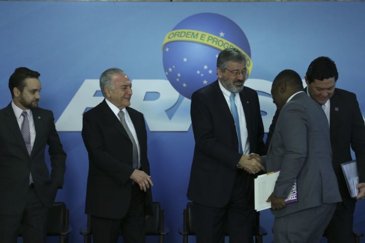 O presidente Michel Temer durante cerimônia de assinatura do decreto que regulamenta a criação de cotas para jovens negros aprendizes, no Palácio do Planalto.