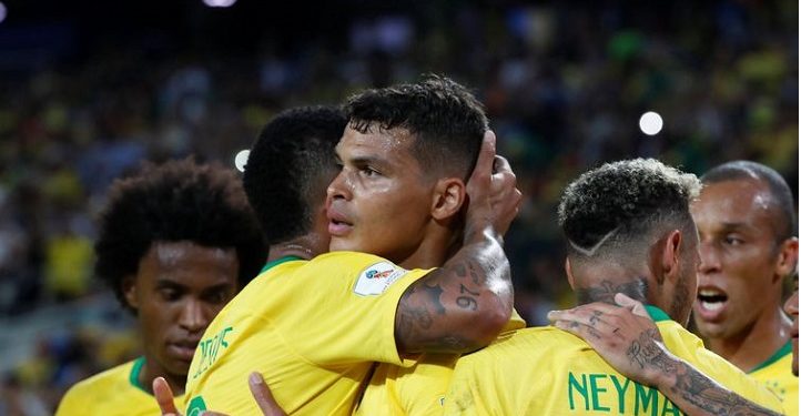 Copa 2018: Brasil e Sérvia. Comemoração do segundo gol do Brasil.